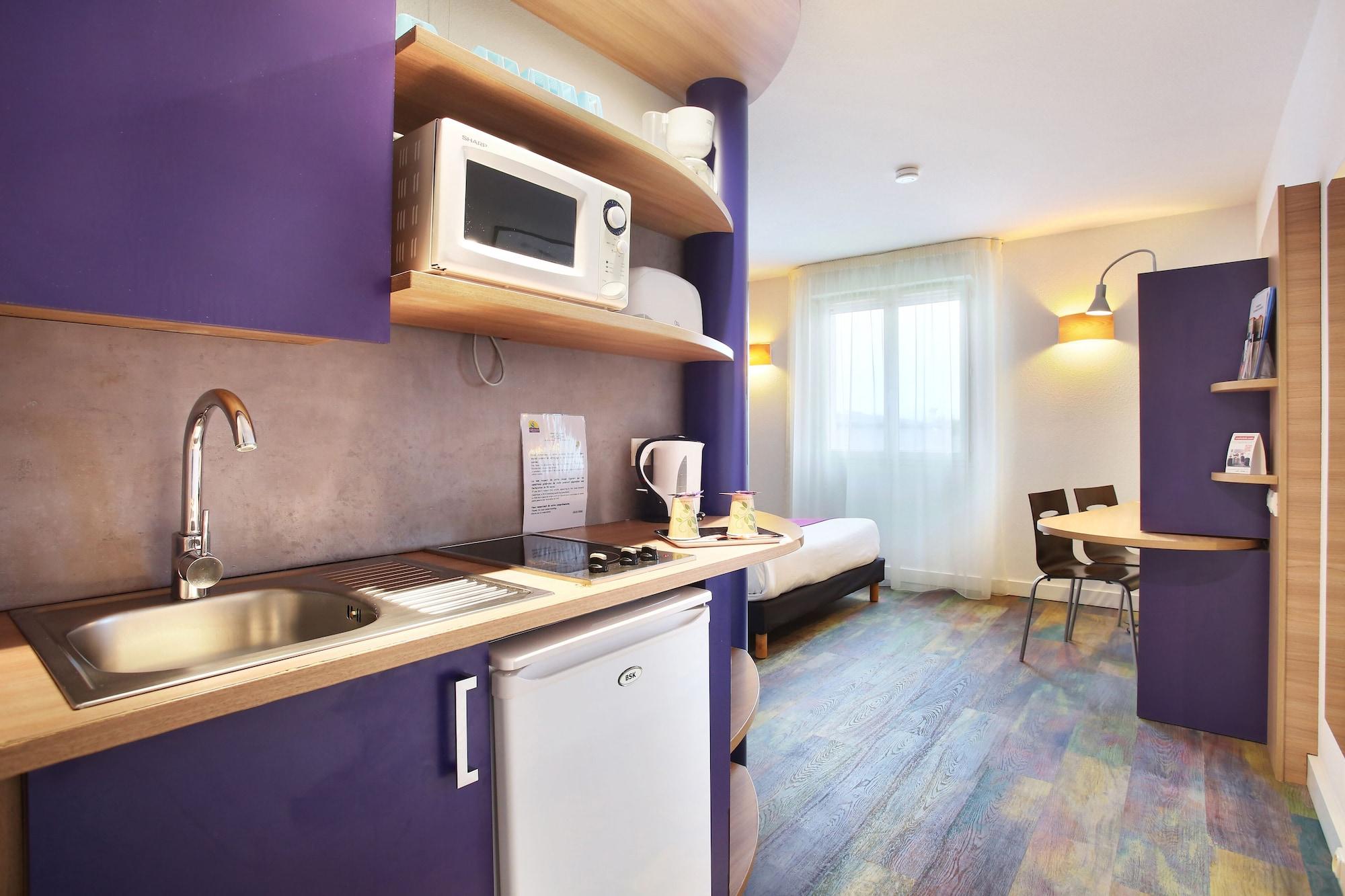 Suite-Home Orleans-Саран Екстериор снимка