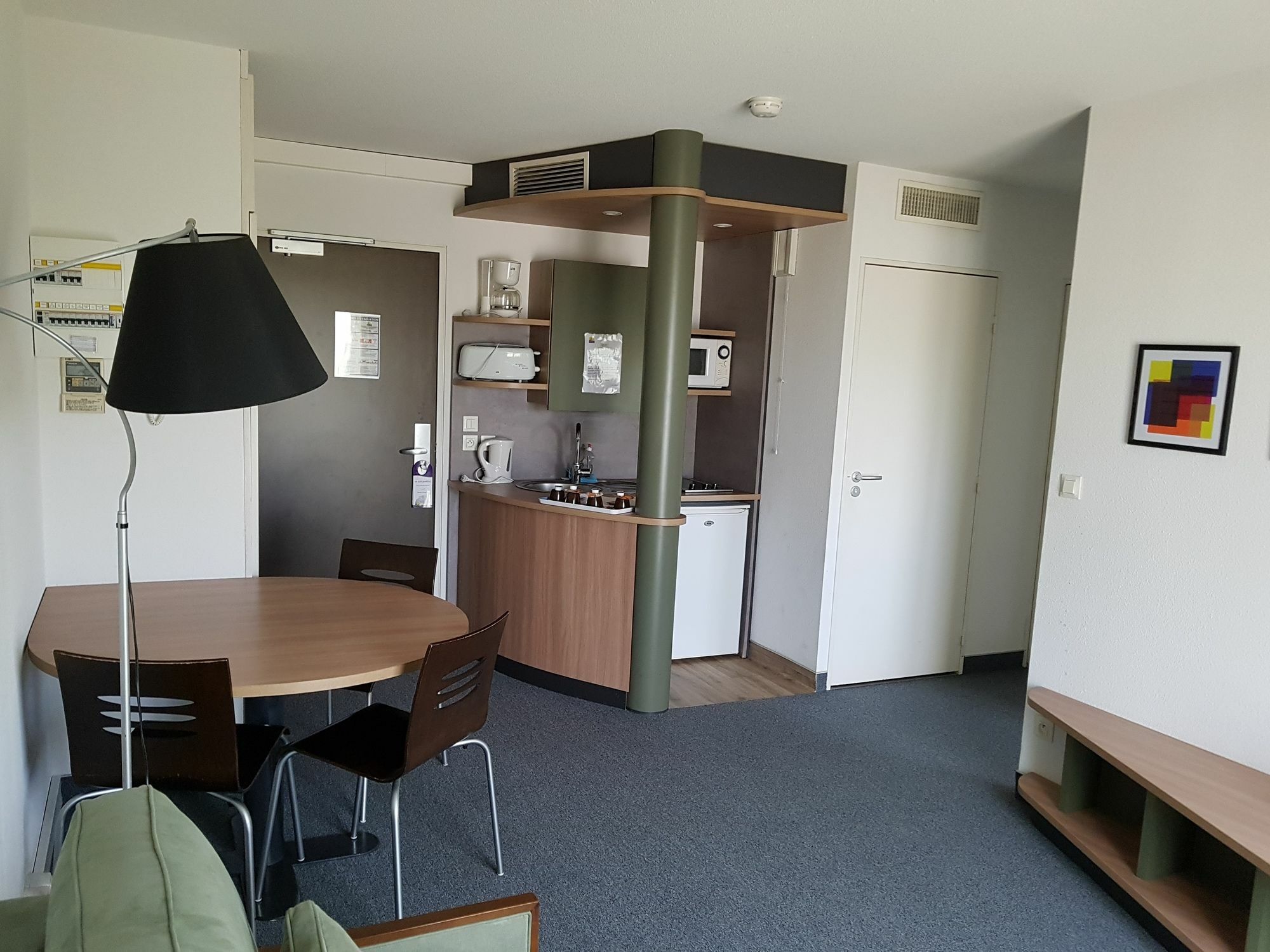 Suite-Home Orleans-Саран Екстериор снимка