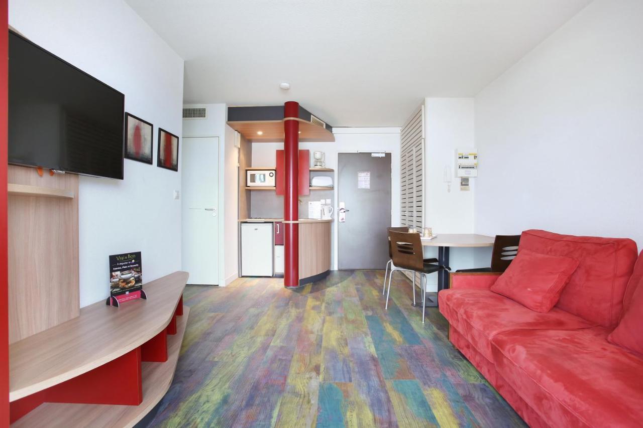 Suite-Home Orleans-Саран Екстериор снимка