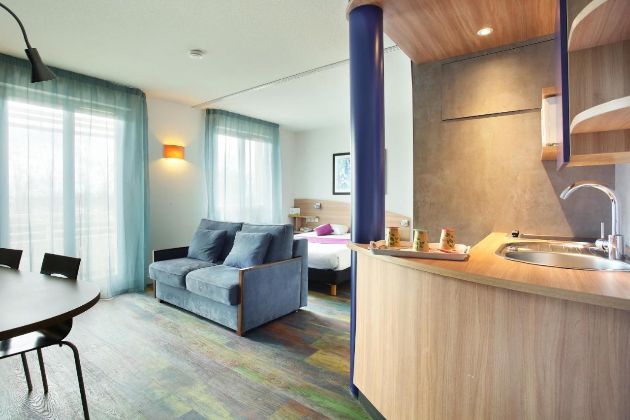 Suite-Home Orleans-Саран Екстериор снимка